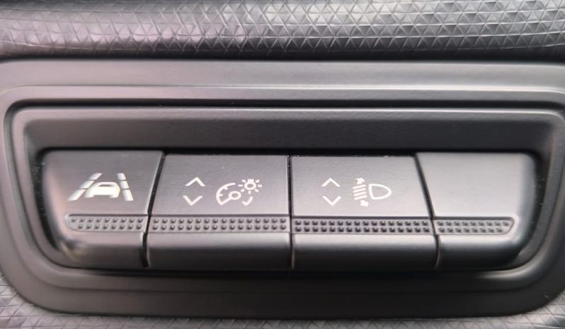 
								RENAULT CLIO 1.0 TCE 100CV INTENS full									